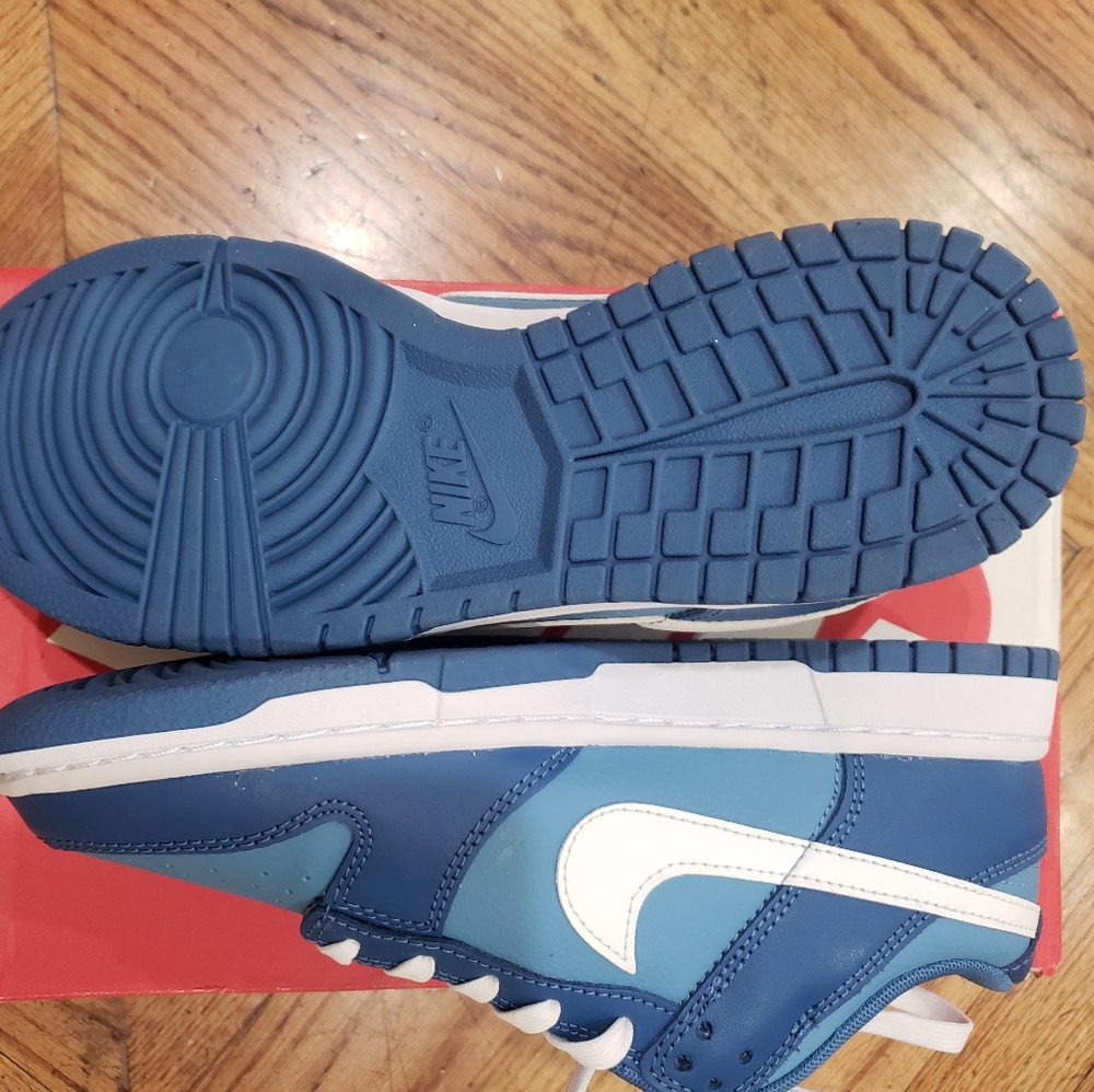 Nike dunks - Picture 3 of 3